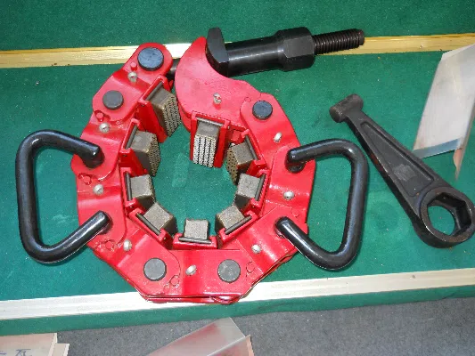 Drill pipe slip crushing factor and load distribution