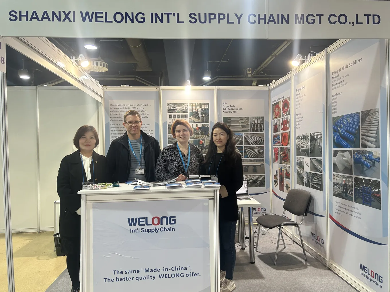 Industry exhibition-floor conversation with Welong