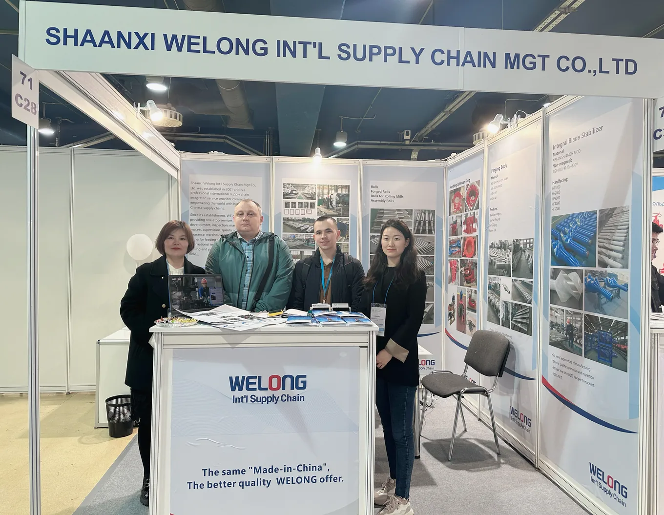 Welong product presentation during an industry event